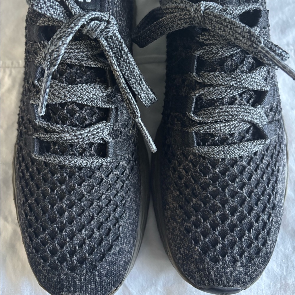 No Bull, Men’s 9, limited edition colors. Gray